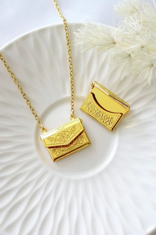 "Daisy" | 24K Envelope Locket Necklace