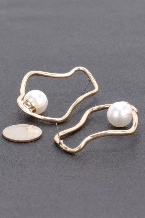 Faux Pearl Metal Earring - Image 2