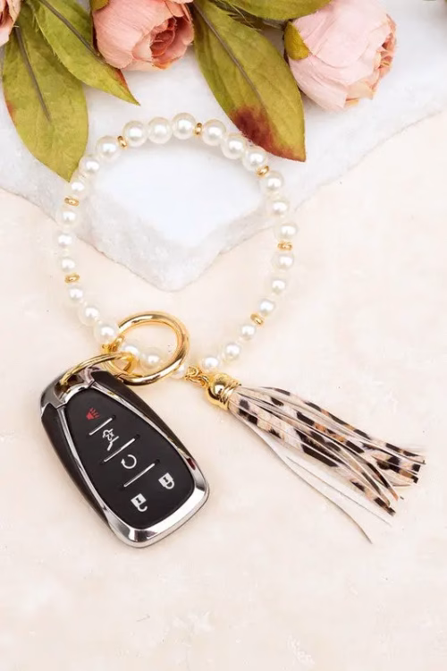 Classic Pearl Key Ring Bracelet - Image 3