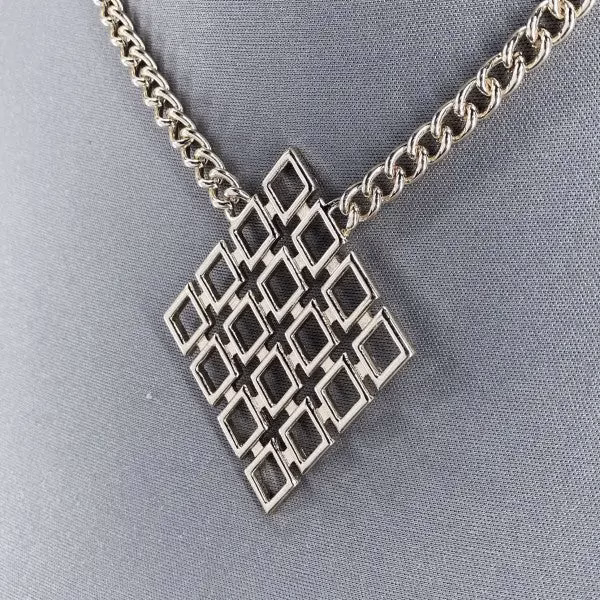 Elegant Gold or Silver Finish Diamond Shape Laser Cut Pendant Necklace - Timeless Jewelry for Every Occasion - Image 4