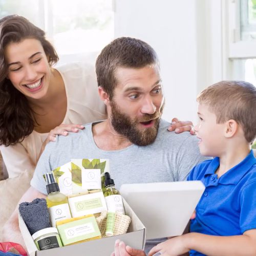 One year SUBSCRIPTION BOXES for MEN (Will be shipped every 3 months)